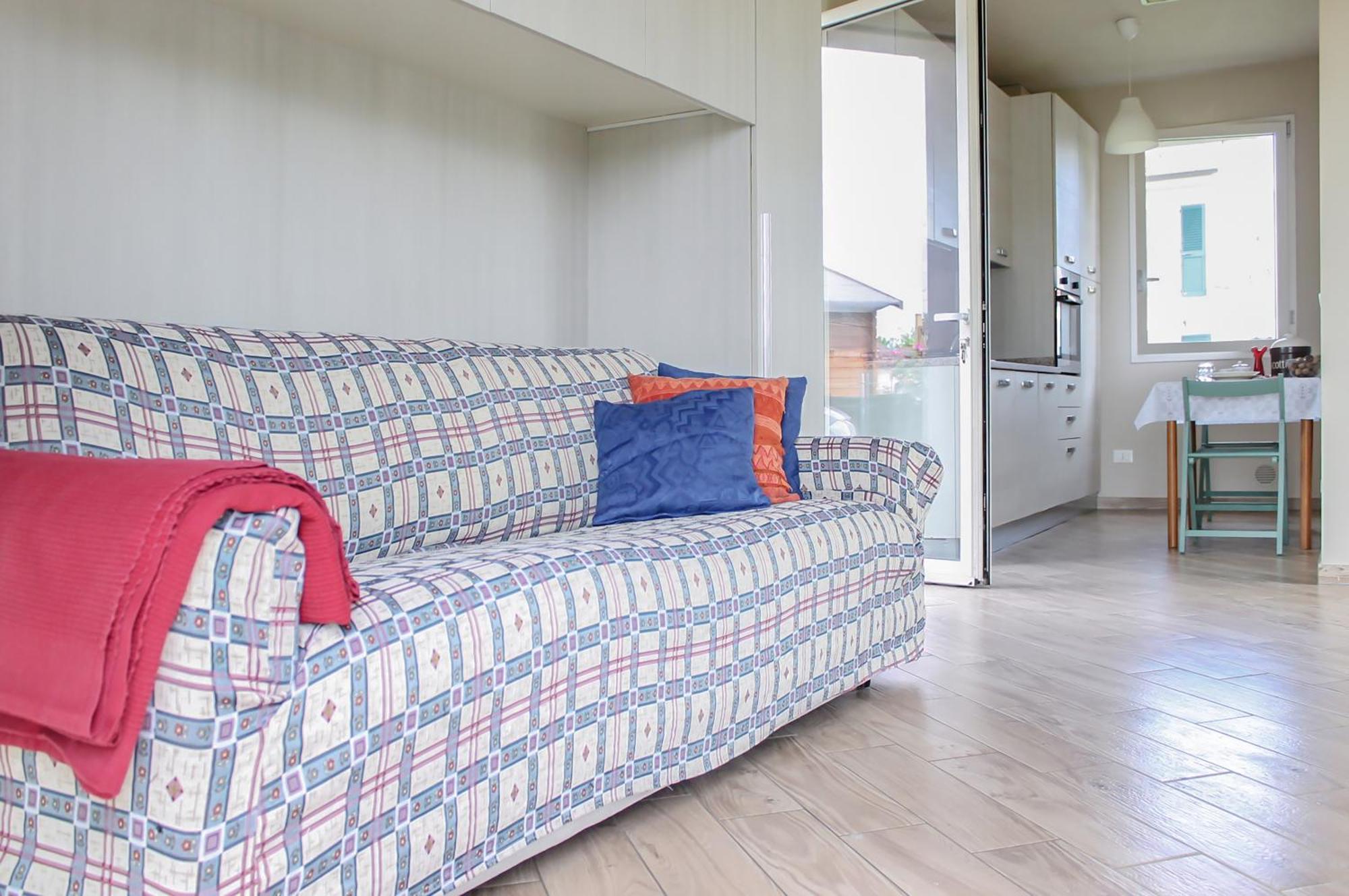 Modern Home With Private Parking Near The Station! Λούκα Εξωτερικό φωτογραφία